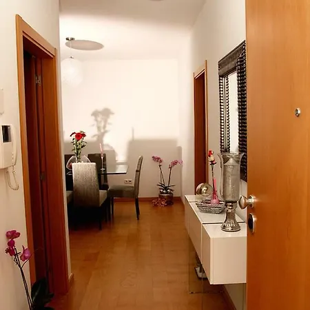 דירה Sunny Little Sister Apartment - 7 Min Walking From The Beach And At 7 Min Driving From The Airport