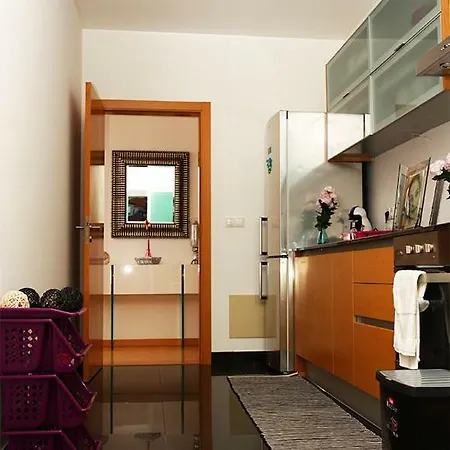 아파트 Sunny Little Sister Apartment At 7 Min Walking From The Beach