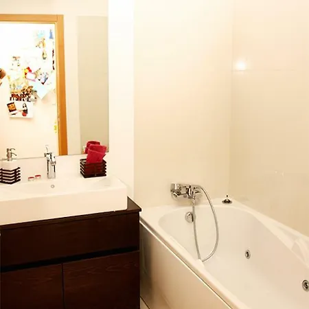 Sunny Little Sister Apartment - 7 Min Walking From The Beach And At 7 Min Driving From The Airport דירה