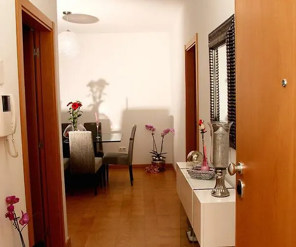 דירה Sunny Little Sister Apartment - 7 Min Walking From The Beach And At 7 Min Driving From The Airport