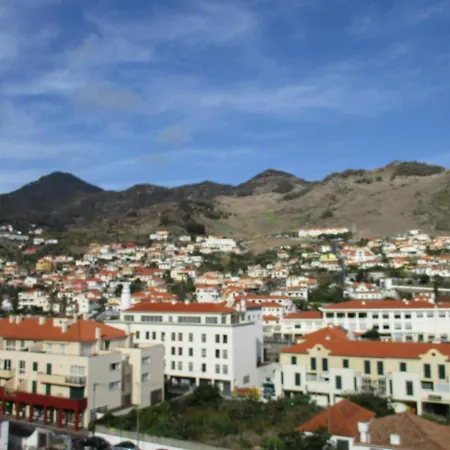 Sunny Little Sister Apartment At 7 Min Walking From The Beach Appartement Machico (Madeira)